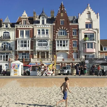 Reves Sales شقة مالو لو بينز